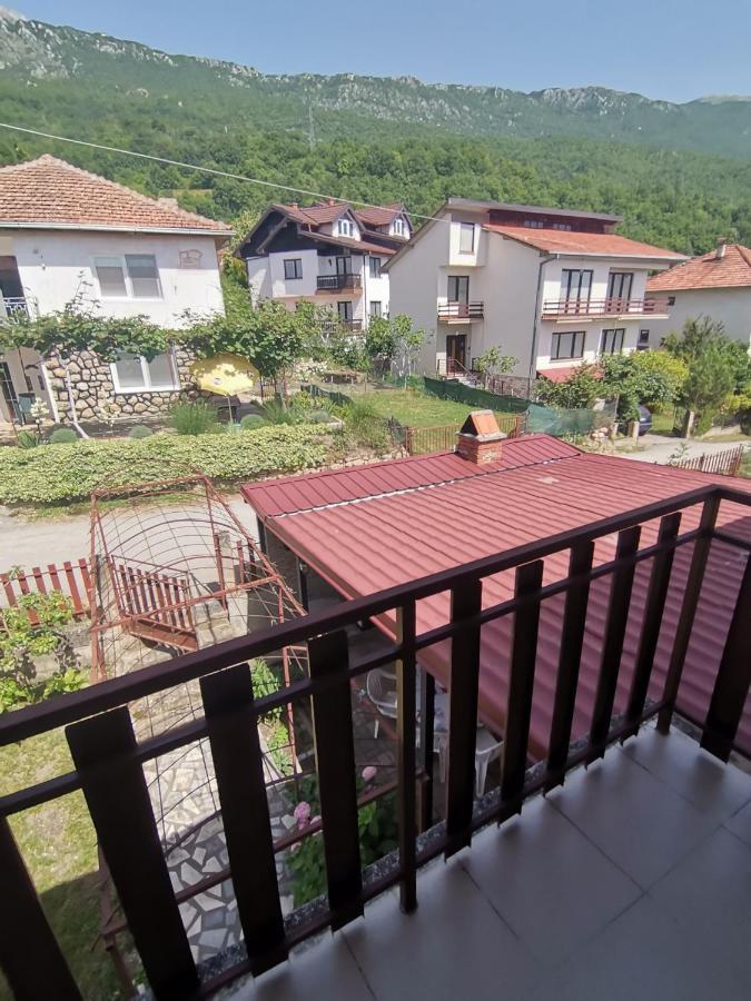 Peštani Guesthouse Zimovski מראה חיצוני תמונה
