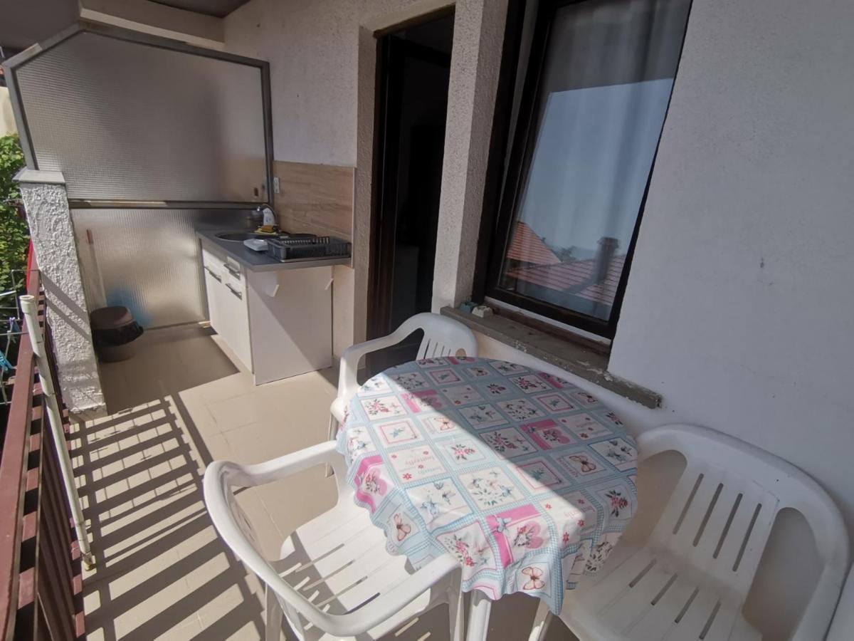 Peštani Guesthouse Zimovski מראה חיצוני תמונה