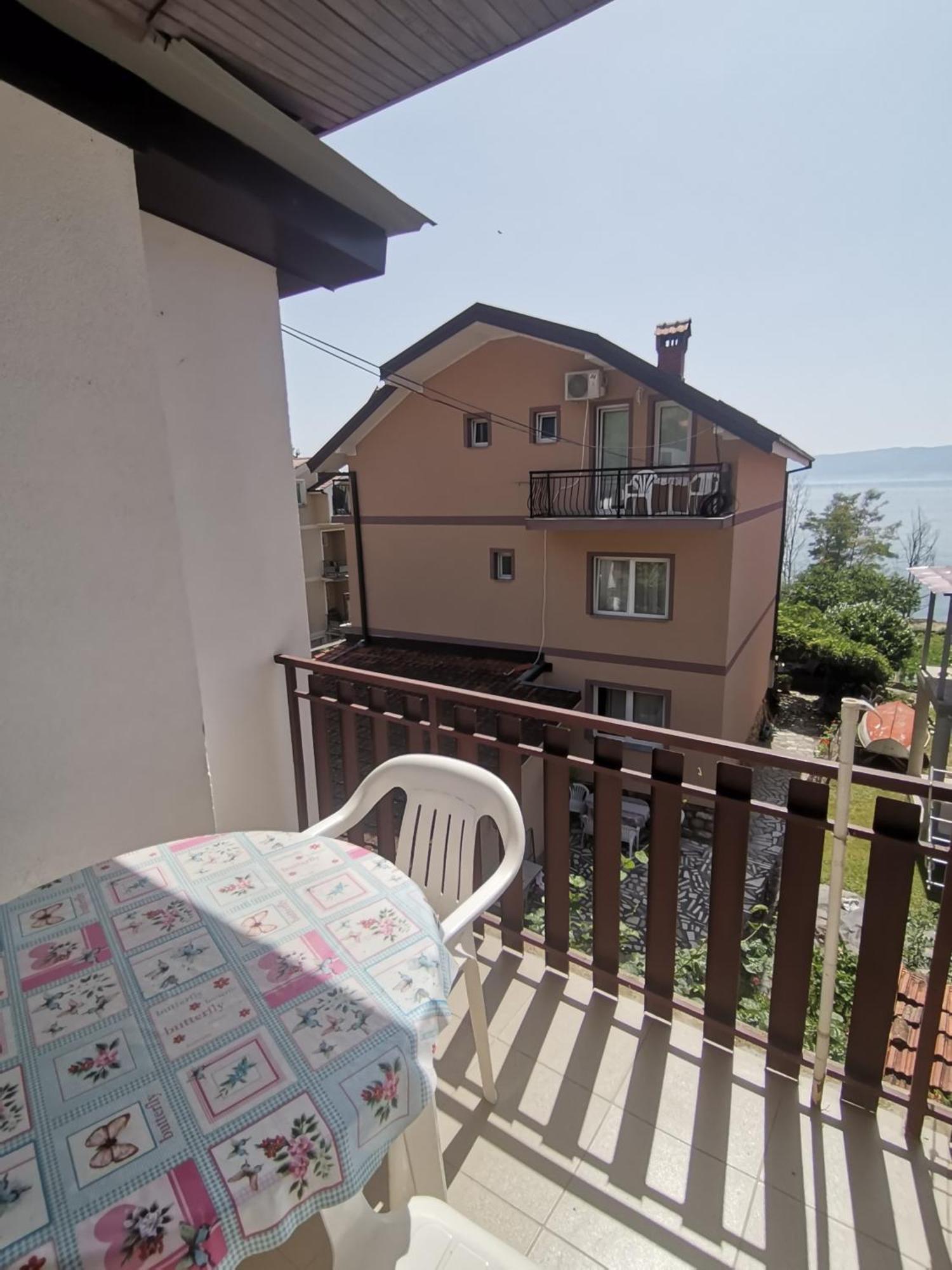 Peštani Guesthouse Zimovski מראה חיצוני תמונה