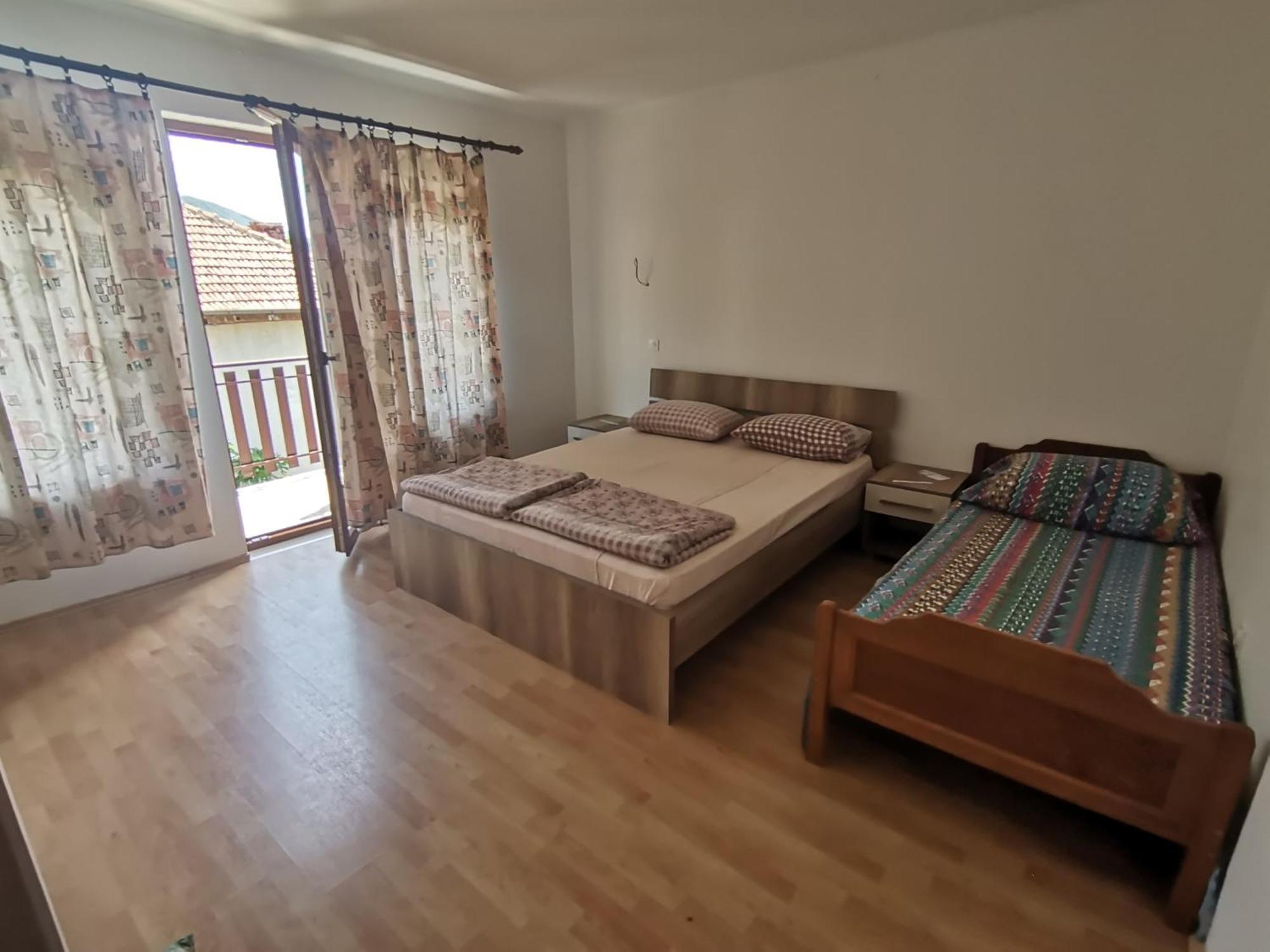 Peštani Guesthouse Zimovski מראה חיצוני תמונה
