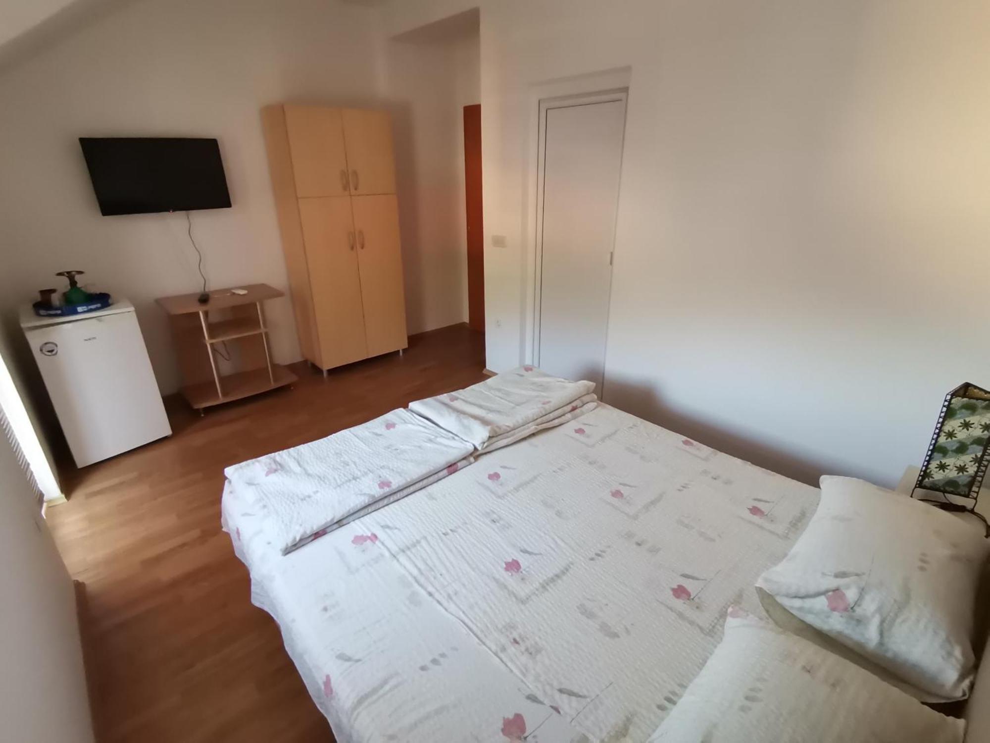 Peštani Guesthouse Zimovski מראה חיצוני תמונה