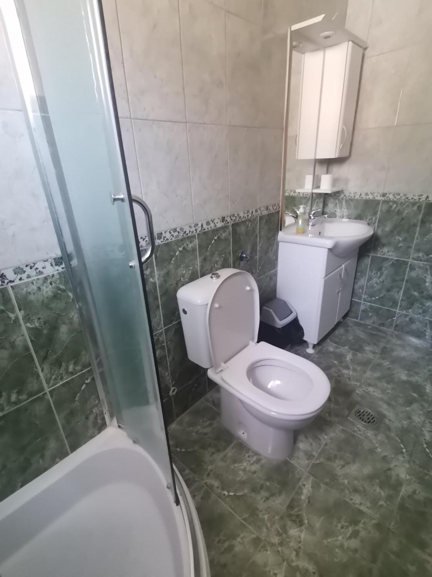 Peštani Guesthouse Zimovski מראה חיצוני תמונה