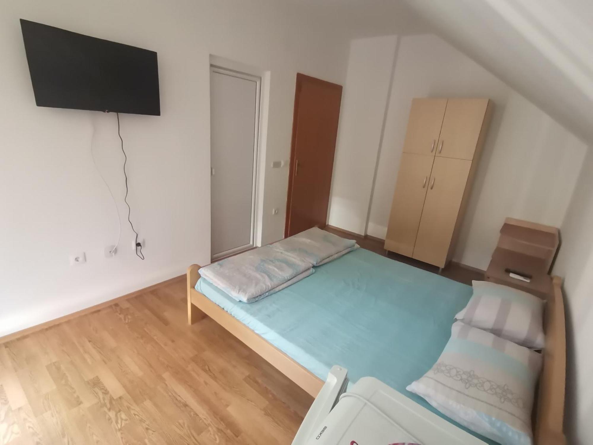 Peštani Guesthouse Zimovski מראה חיצוני תמונה
