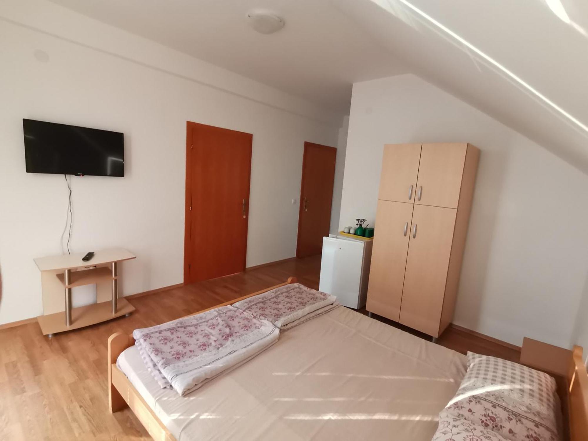 Peštani Guesthouse Zimovski מראה חיצוני תמונה