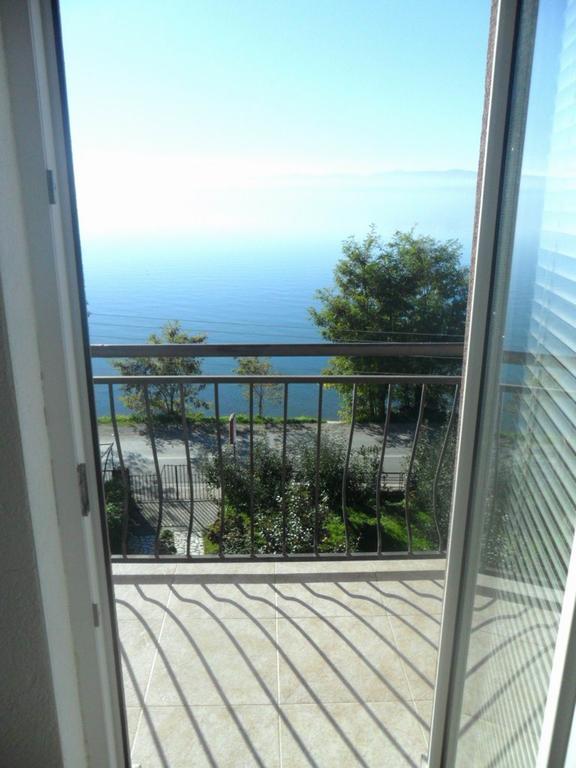 Peštani Guesthouse Zimovski מראה חיצוני תמונה