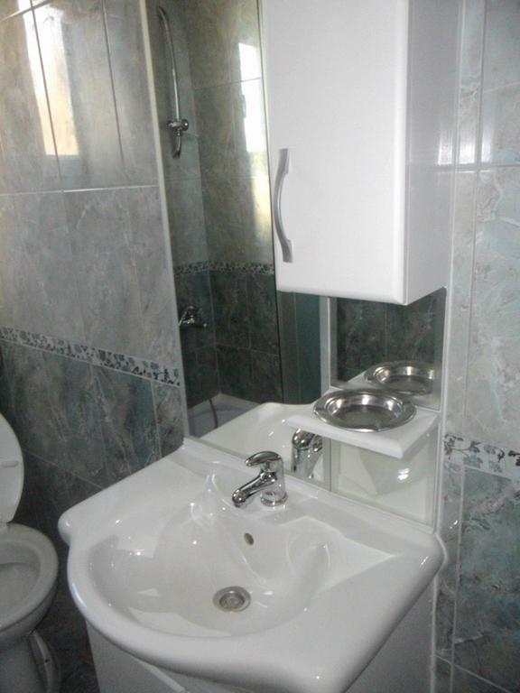 Peštani Guesthouse Zimovski מראה חיצוני תמונה