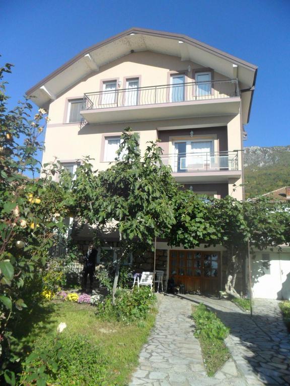 Peštani Guesthouse Zimovski מראה חיצוני תמונה