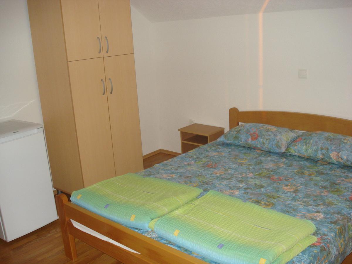 Peštani Guesthouse Zimovski מראה חיצוני תמונה