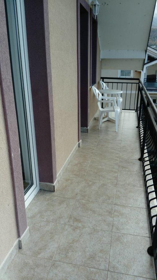 Peštani Guesthouse Zimovski מראה חיצוני תמונה